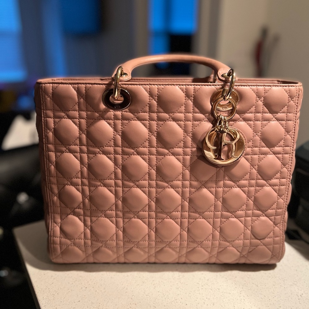 LARGE LADY DIOR BAG
Blush Cannage Lambskin